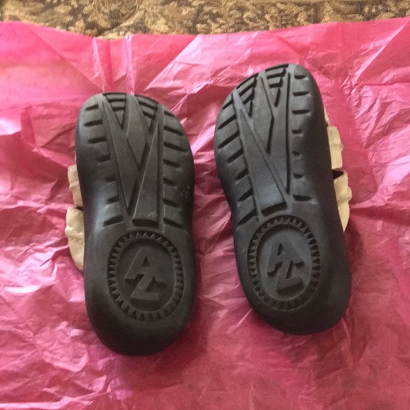 2 inch high sandals - Picture 2 of 2